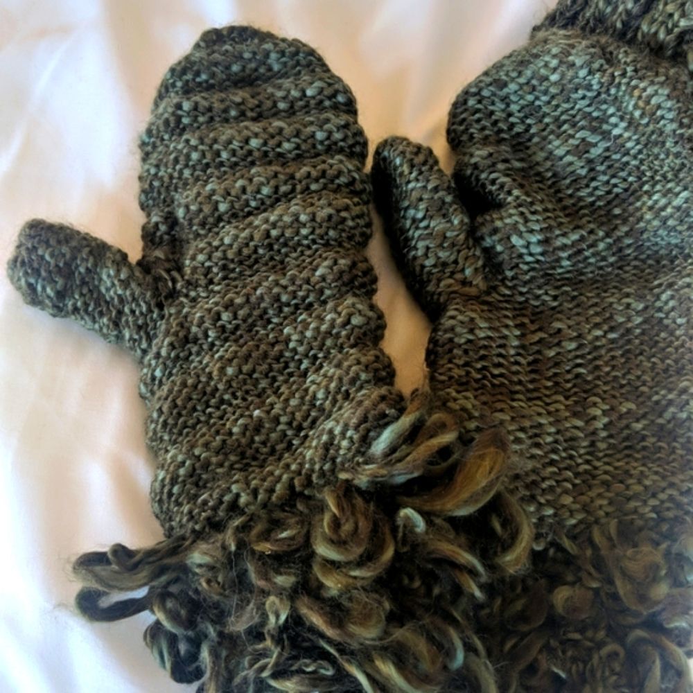 Mossimo Hat and Mitten Set - Picture 4 of 8